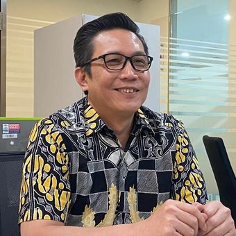 Jeffrey Hendrik ditunjuk sebagai Dirut BEI sementara atau Pelaksana Tugas Direktur Utama PT Bursa Efek Indonesia (BEI) menggantikan Iman Rachman yang mengundurkan diri pada Jumat (30/1/2026) lalu.