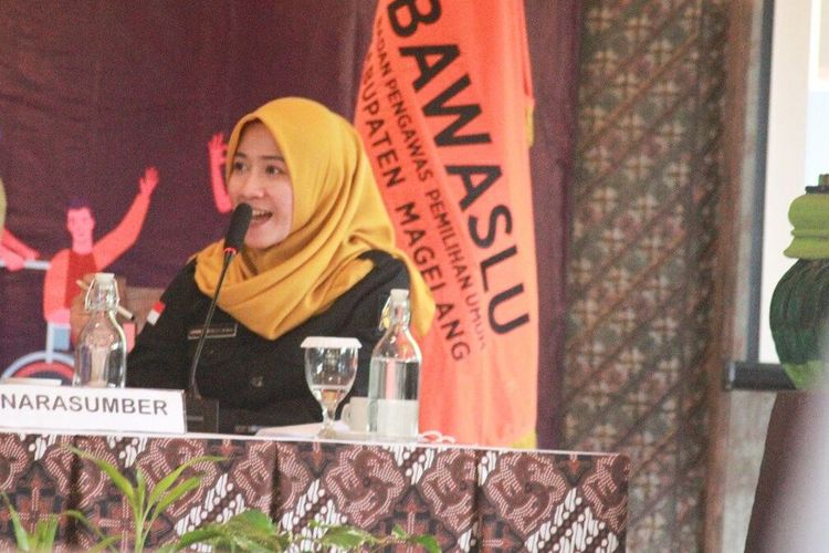 Koordinator Divisi Pencegahan Partisipasi Masyarakat dan Humas Bawaslu Kabupaten Magelang Sumarni Aini Ch.
