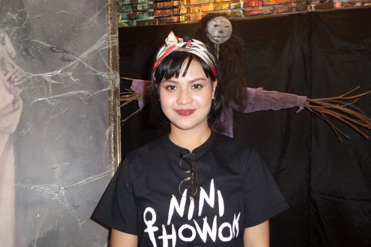 Mytha Lestari menghadiri perilisan trailer dan poster film Nini Thowok di The Hook Resto & Bar, Senopati, Jakarta Selatan, Kami (11/1/2018).