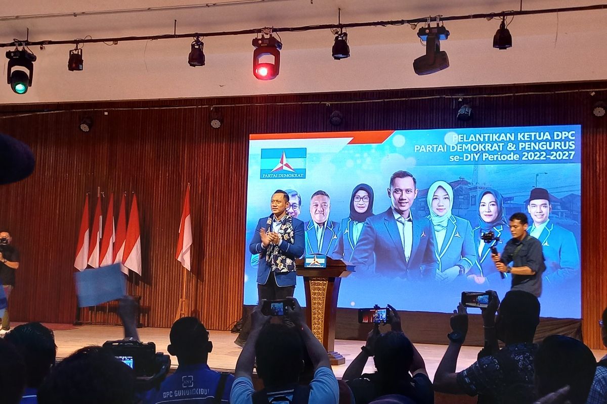 AHY saat melantik anggota DPC di Bantul, DI Yogyakarta, Selasa (4/10/2022)