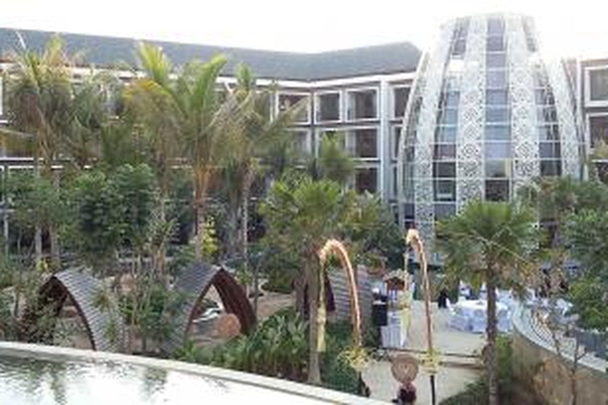 Kondotel Tamansari Jineng Bali di Jalan Sunset Road. Kondotel ini dibangun atas kerja sama PT Angkasa Pura Property dan WIKA Realty.
