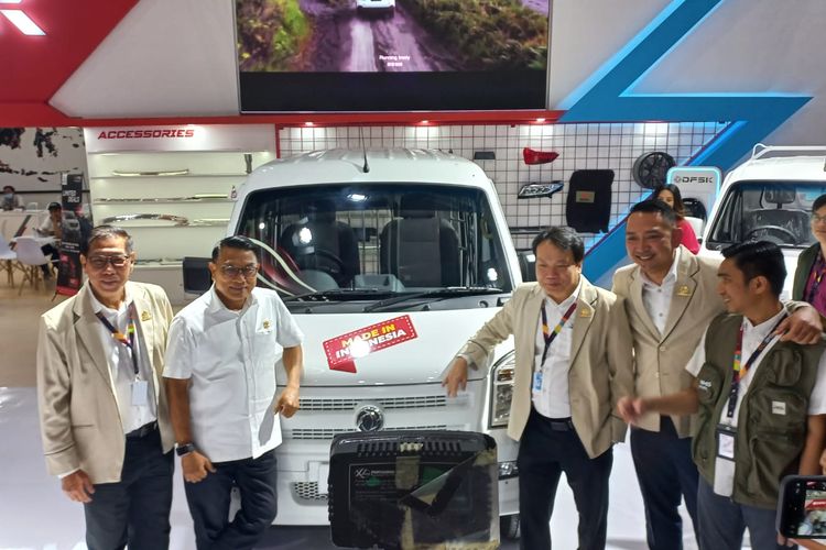 Moeldoko berkunjung ke Indonesia International Motor Show (IIMS) 2023