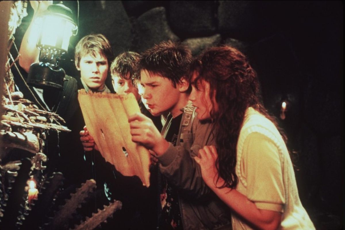 Film The Goonies dirilis pada 1985 dan tersedia di HBO.