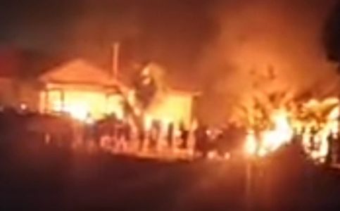   Mob in Indonesia’s Lampung Province Burns Down A Police Station