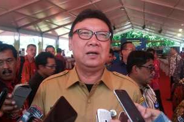 Menteri Dalam Negeri Tjahjo Kumolo usai menghadiri acara Peringatan Hari Otda 2016 di Alun-alun Wates Kulonprogo,Senin (25/04/2016) menyampaikan, Kulonprogo juara pertama karena punya keunggulan program bedah rumah tanpa APBD.