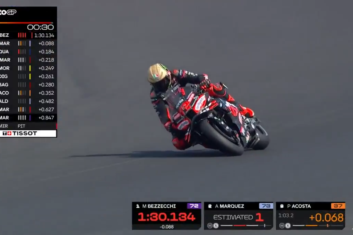 Pebalap Aprilia, Marco Bezzecchi, tampil tercepat di sesi kualifikasi MotoGP San Marino 2025 yang bergulir di Sirkuit Misano, Italia, pada Sabtu (13/9/2025).