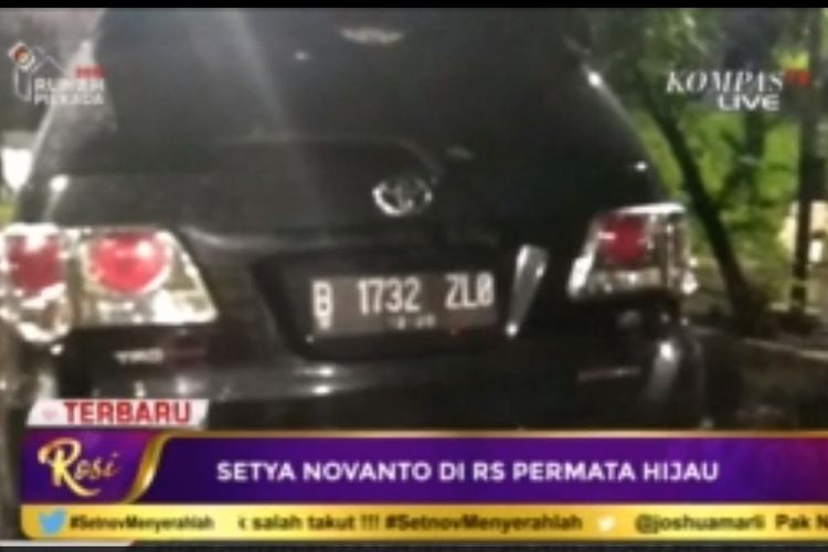 Diduga mobil Ketua DPR RI Setya Novanto menabrak tiang listrik, Kamis (16/11/2017) malam.