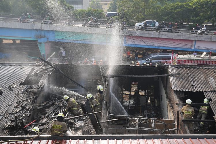 Tiga Kios di Tambora Jakbar Kebakaran, 90 Personel Pemadam Dikerahkan
