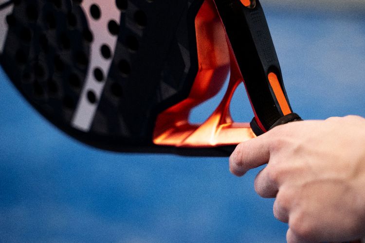 7 Rekomendasi Raket Padel Carbon, Cocok untuk Pemain Menengah hingga Agresif