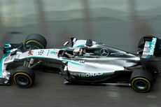 Hamilton Geser Rosberg pada Latihan Kedua