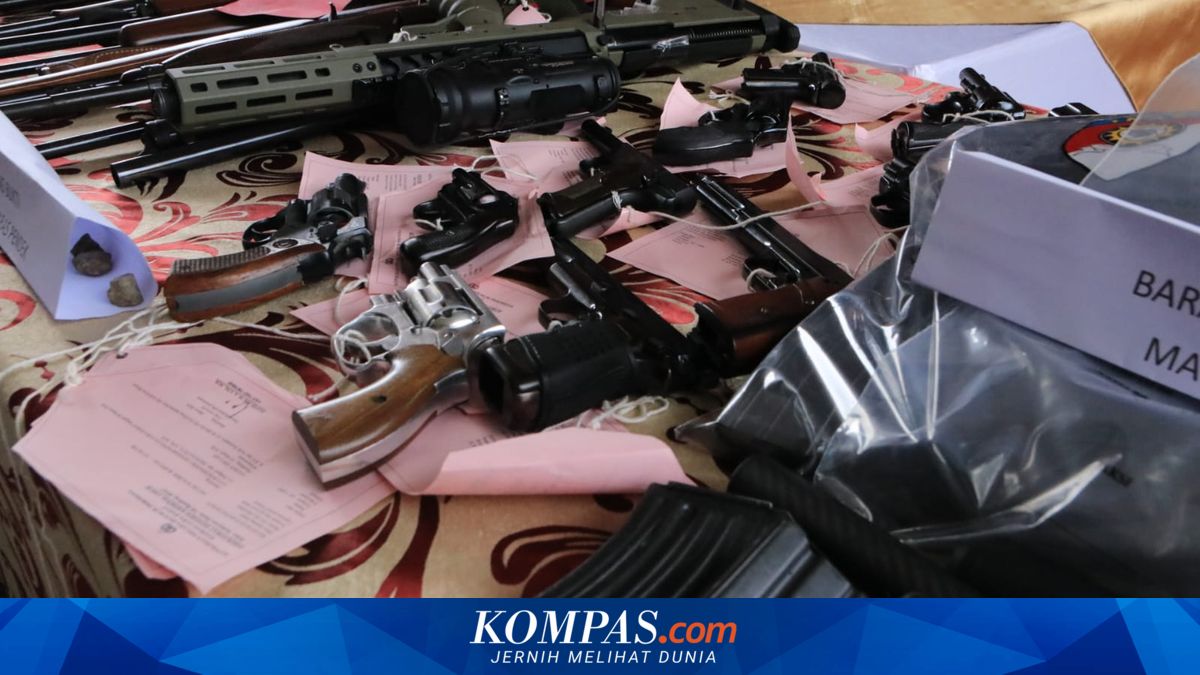 Sosok Wanita Penyimpan Puluhan Senjata Api Ilegal di Bandung...