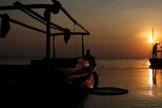 Setelah 14 Jam Dicari, 4 Nelayan Ditemukan Selamat di Teluk Bone 