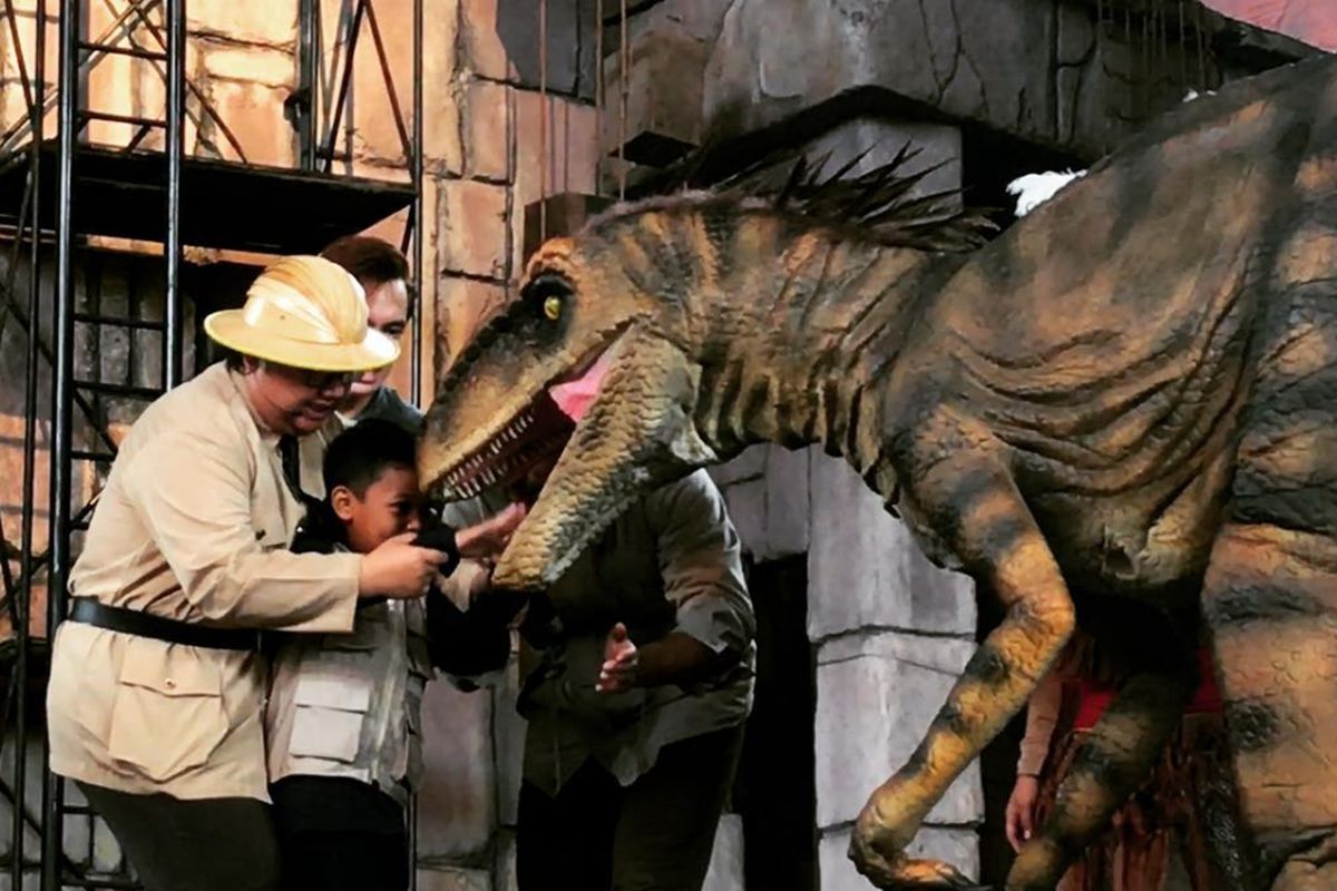 Suasana atraksi Dinoland di Dunia Fantasi, Ancol Taman Impian