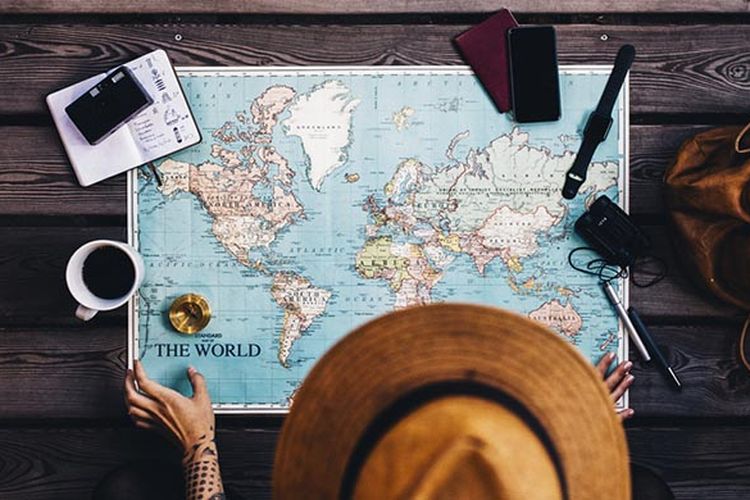 Rencana liburan ke luar negeri (Shutterstock)