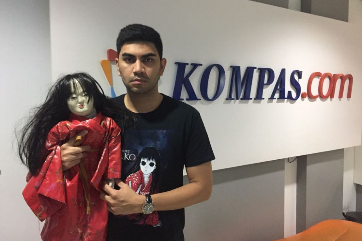 Gandhi Fernando berpose di kantor redaksi Kompas.com, Palmerah Selatan, Jakarta Pusat, Selasa (5/9/2017). Ia sedang mempromokan film Petak Umpet Minako yang tayang di bioskop pada 7 September 2017.