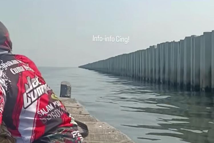 Pagar beton Laut Cilincing dimiliki PT Karya Cipta Nusantara (PT KCN). 