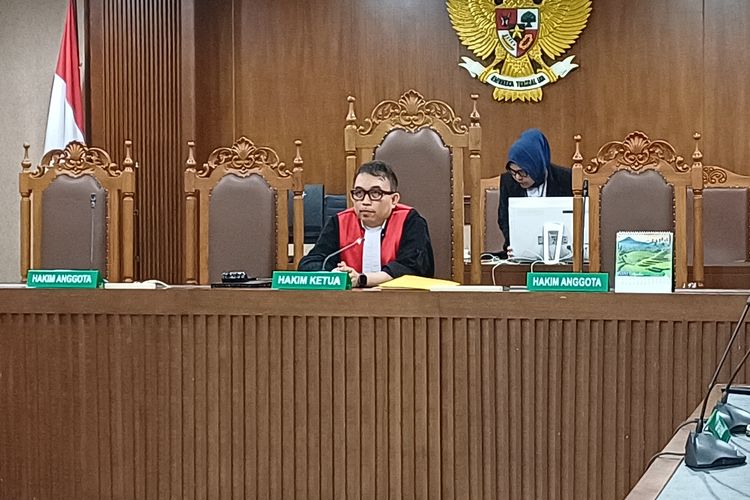 Hakim: Praperadilan Lodewyk Eks BGN Harus Diajukan di Domisili Kejagung