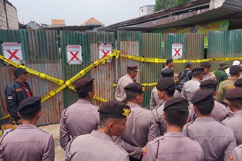 Satpol PP Surabaya Segel Lahan Bongkar Muat Sayur karena Tak Sesuai IMB