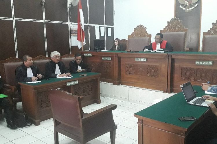 Suasana sidang putusan gugatan praperadilan mantan anggota DPR I Nyoman Dhamantra terhadap KPK di PN Jakarta Selatan, Selasa (12/11/2019).