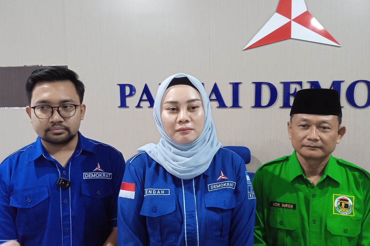 Ketua DPC Partai Demokrat Kabupaten Nganjuk, Endah Sri Murtini (tengah), Sabtu (18/5/2024)