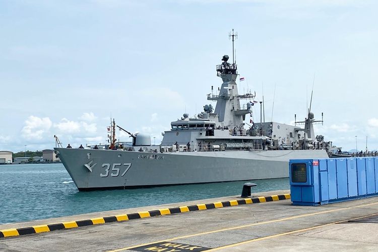 KRI Bung Tomo-357.