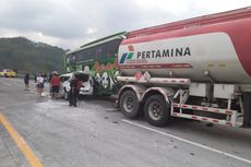 Kecelakaan Beruntun di Tol Malang-Pandaan, Bus Restu Ringsek di Bagian Depan Usai Senggol Mobil dan Tabrak Truk