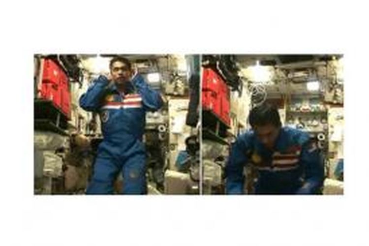 Bagaimana Sheikh Muszaphar Shukor menunaikan ibadah shalat di dalam stasiun ISS dengan tatacara dan gerakan layaknya di Bumi. Kiri : saat sedang berniat dengan wajah menghadap garis proyeksi kiblat ke langit. Kanan : saat hendak bersujud. 
 