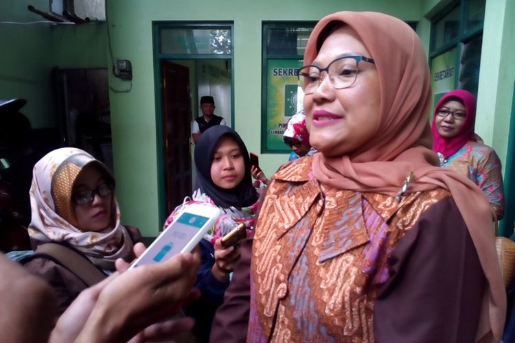 ‎Ida Fauziyah, bakal calon Wakil Gubernur Jawa Tengah pasangan Sudirman Said saat berkunjung ke kantor PCNU Kabupaten Kudus, Jateng, Kamis (1/2/2018).