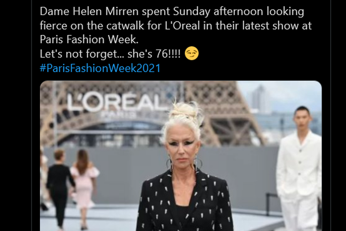 Dame Helen Mirren (76) di panggung Paris Fashion Week.