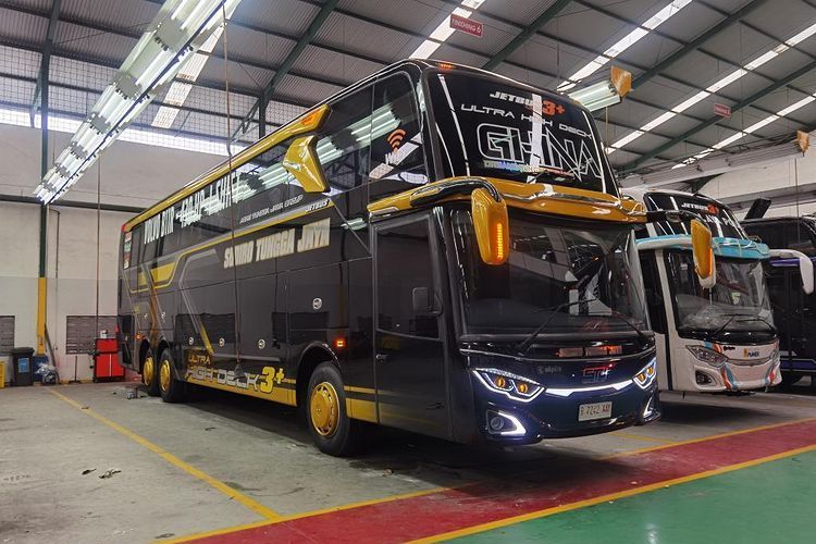 Bus AKAP baru PO Sudiro Tungga Jaya