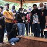 Jenazah Korban Kebakaran Lapas Tangerang Dimakamkan, Orangtua Menangis Peluk Foto Petra