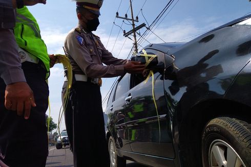 Polisi di Blitar Gunakan Janur Kuning untuk Tandai Pelanggar Lalu Lintas