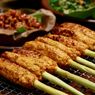 Resep Sate Ikan Bumbu Kunyit, Sajikan dengan Saus Sambal