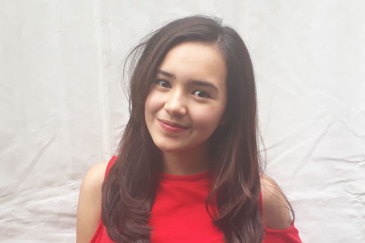 Beby Tsabina, pemeran Merah dalam sinetron Bawang Merah Bawang Putih ketika ditemui di dalam sebuah acara di Transmart Cempaka Putih, Jakarta Timur, Sabtu (18/3/2017).