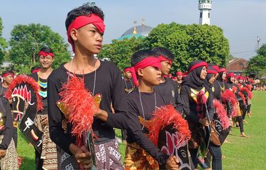 Hardiknas, Ratusan Siswa SMP "Ngebeg" Massal di Alun-alun Purwokerto