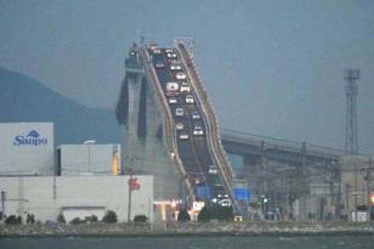 Jembatan Eshima Ohashi, Jepang.