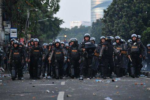 Dihalau TNI, Massa Tak Bisa Serang Polisi di KS Tubun