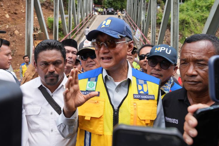 Menteri PU Klarifikasi soal Rumor Aisyah Zakiyyah Keponakannya