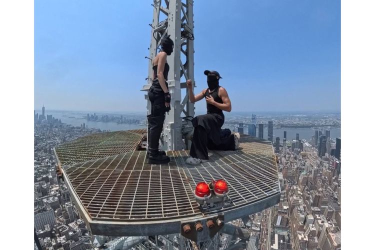 Melamar di Puncak Gedung Empire State 443 Meter, Sepasang Kekasih Langsung Ditangkap Polisi