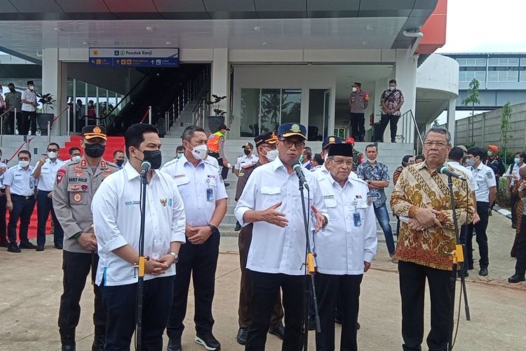 Menhub Budi Karya Sumadi, Menteri BUMN Erick Tohir dan Wali Kota Tangerang Selatan meresmikan Stasiun Pondok Ranji Baru hari ini, Kamis (16/6/2022)
