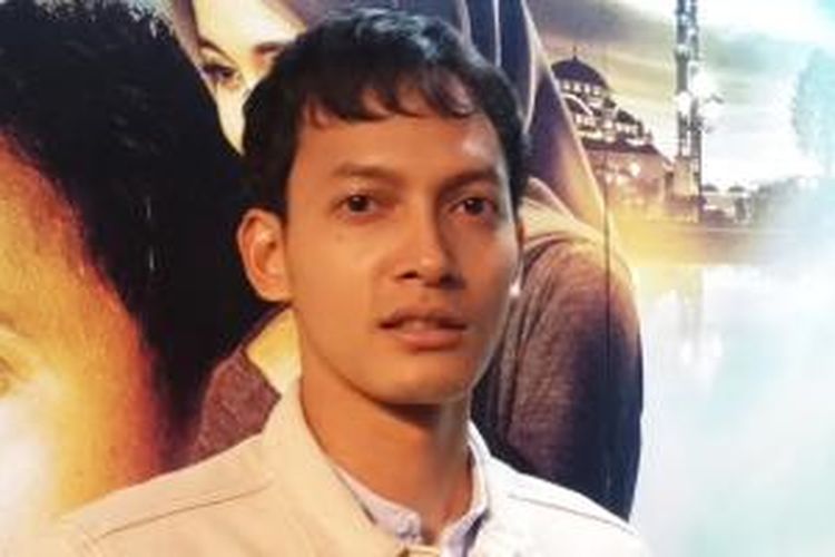 Fedi Nuril diabadikan usai acara syukuran film Surga yang Tak Dirindukan, di kantor MD Entertainment, Kuningan, Jakarta Selatan, Rabu (3/6/2015) malam.