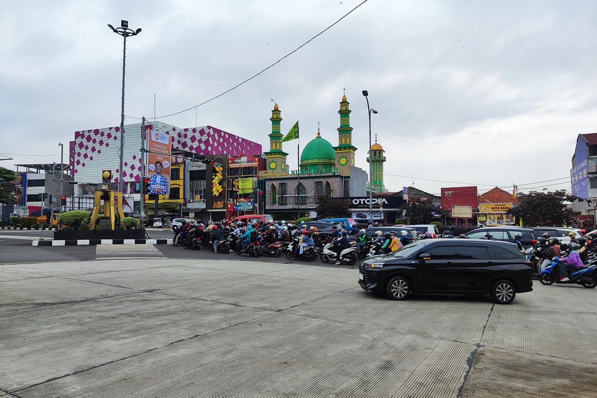 Jalan Arif Rahman Hakim, Depok, Jawa Barat, Jumat (1/12/2023) pagi terpantau normal usai dilanda banjir, Kamis (30/11/2023) malam