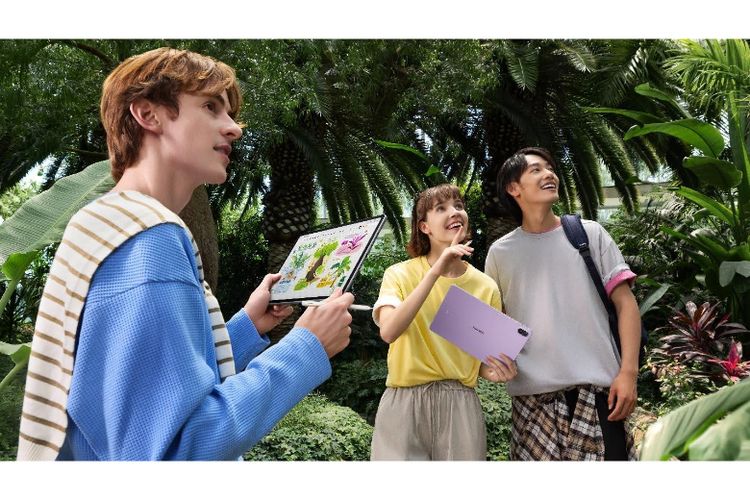 HUAWEI MatePad 11.5&rdquo; juga bisa jadi perangkat kreatif dan hiburan untuk anak muda, dengan layar PaperMatte 11,5 inci 2.5K yang nyaman di mata 
