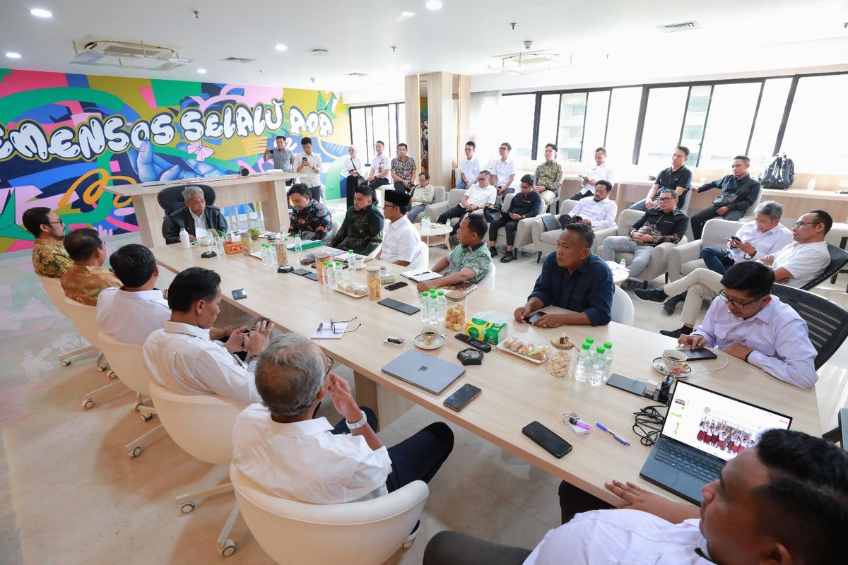 Audiensi dihadiri sejumlah kepala daerah, antara lain Bupati Lampung Tengah Ardito Wijaya, Bupati Lamandau Rizky Aditya Putra, Bupati Toraja Utara Frederik Victor Palimbong, Bupati Ngada Raymundus Bena, Wakil Bupati Sumbawa Mohamad Ansori, Sekda Parigi Zulfinasran Achmad, serta Kepala Dinas Sosial Provinsi Sulawesi Tenggara Wawan Arianto, beserta jajarannya. 