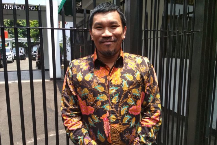 Komika Mongol Stres sambangi Polda Metro Jaya, Jakarta Selatan, Senin (24/9/2018), untuk pastikan penangkapan rekannya Mudy Taylor terkait narkoba.