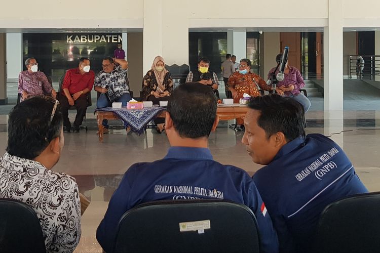 Audiensi penutupan warung remang-remang di comal baru