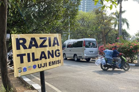 Situasi Tilang Uji Emisi di Jakarta Barat, Ramai tapi Kondusif