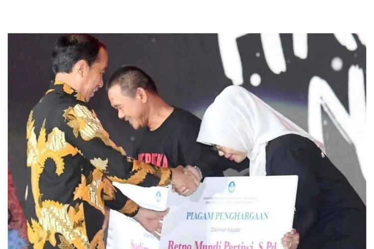 Retno Mundi Pertiwi, bersama Presiden Jokowi. 