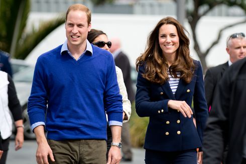 Lihat Penampilan Kate Middleton dengan Mantel Gaya Militer 
