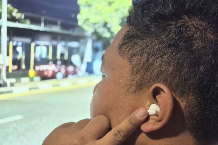 Di Balik Earphone Pengendara: Antara Ketenangan, Pelanggaran, dan Ancaman Keselamatan
